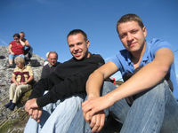 Foto zeigt Slanina-Team bei Betriebsausflug am Berg.
